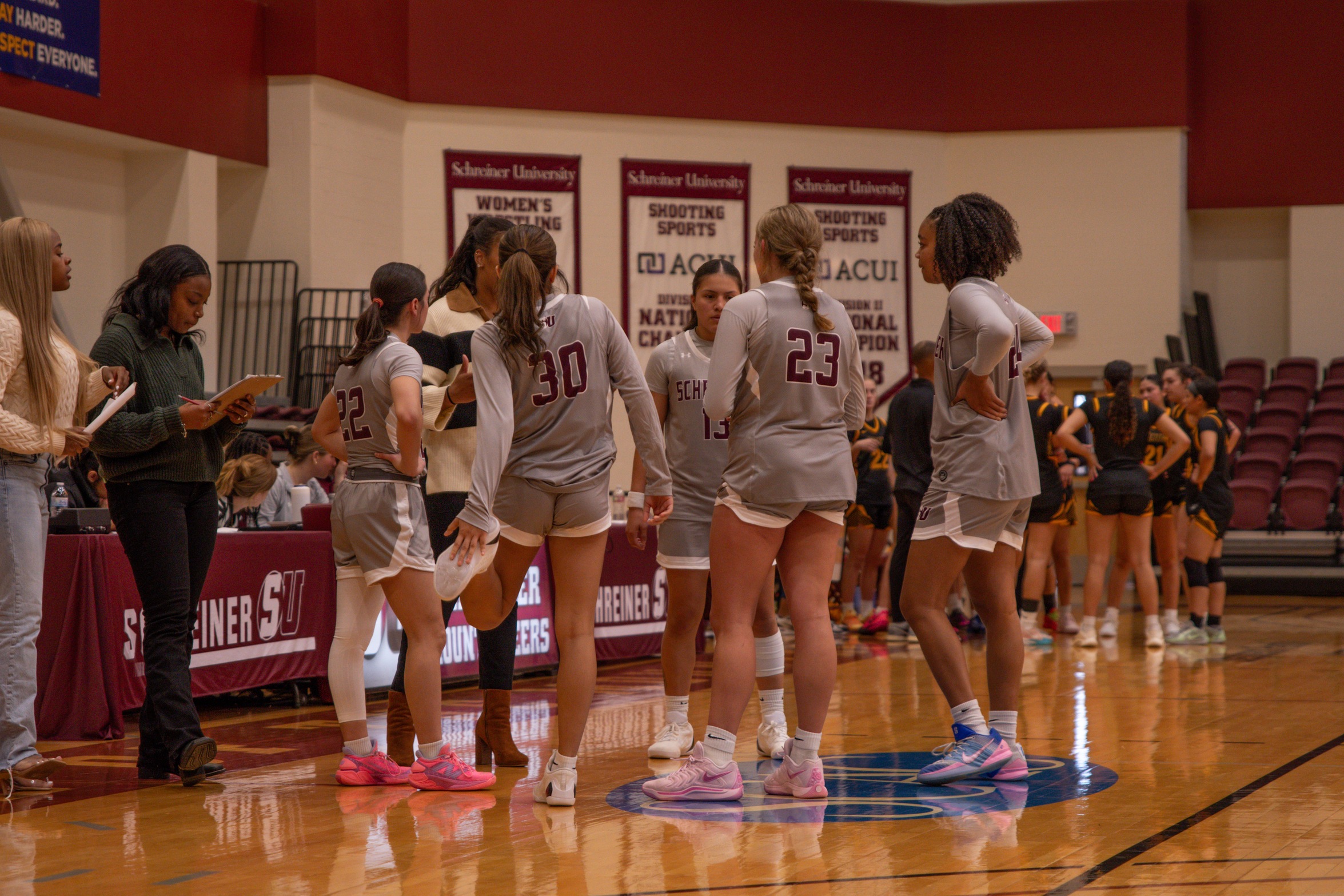 Women&rsquo;s Basketball Battles Through Road Weekend